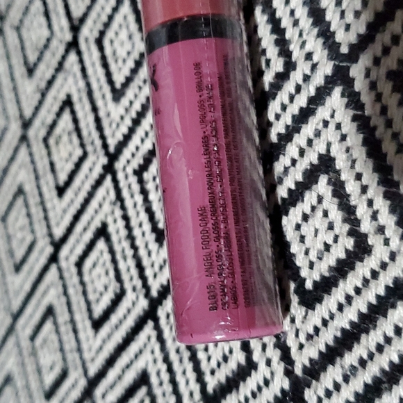 NYX Butter Gloss BLG15 Angel Food Cake - Picture 9 of 9